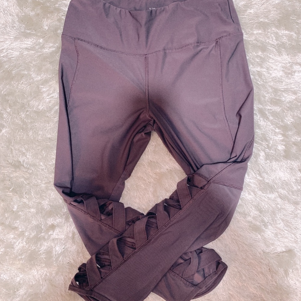 3/4 purple workout leggings